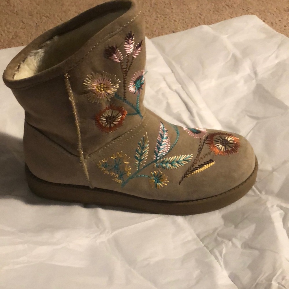 Boots - Picture 2 of 2